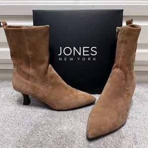 Jones New York-Real Suede Ankle Boots Booties-Tan Sz 8 -Wore 1x-Soft and Comfy